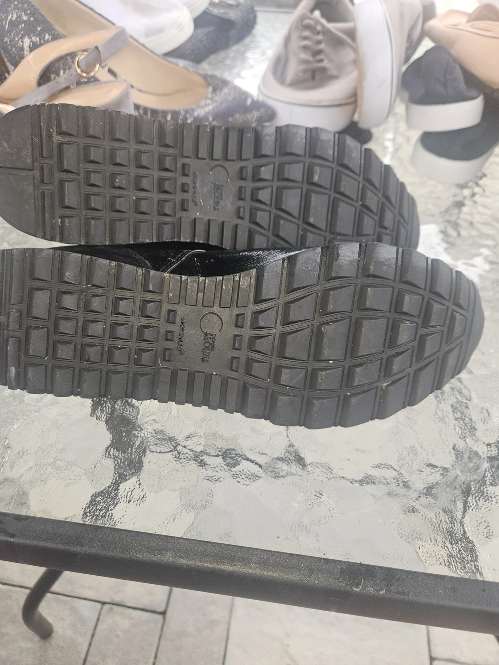Donna Carolina Black Patent Leather Sneakers Very Good Condition